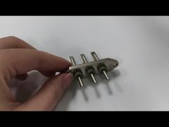 Terminal herméticamente sellado hasta 150 °C diseñado con material de pestaña SPCC que garantiza una alta durabilidad