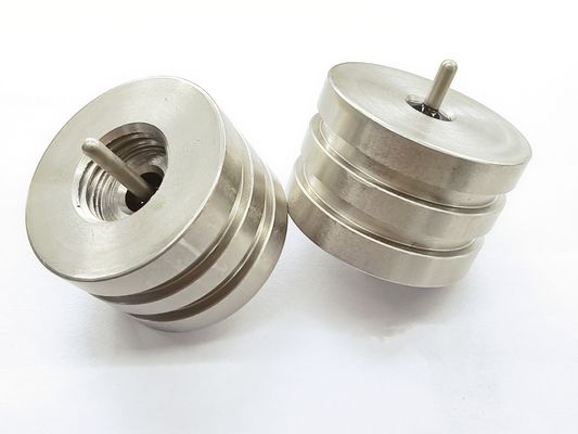 Conectores herméticos de alimentación por tornillo de montaje con temperatura nominal de -70°C a 300°C