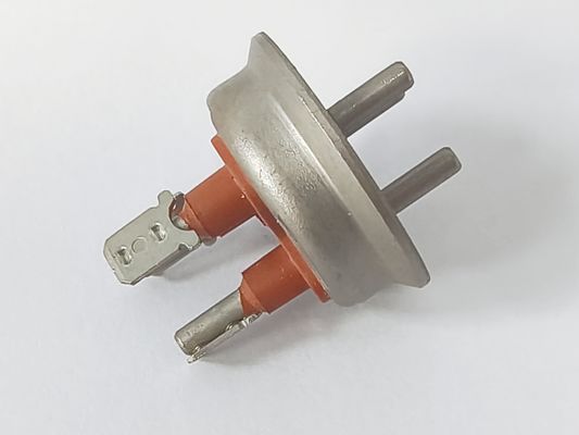 4J28 Terminales de compresores frigoríficos con voltaje de circulación o de uso de 200V-400V con corriente nominal de 20A-30A