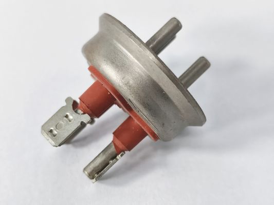 4J28 Terminales de compresores frigoríficos con voltaje de circulación o de uso de 200V-400V con corriente nominal de 20A-30A