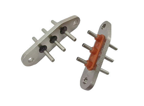 Conector hermético para vehículos eléctricos de voltaje nominal 1000VDC con corriente máxima de 30A