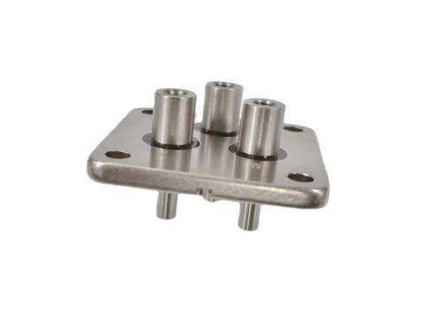 Conexión eléctrica: tablero de terminales que proporciona una clasificación de corriente de 30A, diseñado para soluciones de gestión de carga eléctrica.