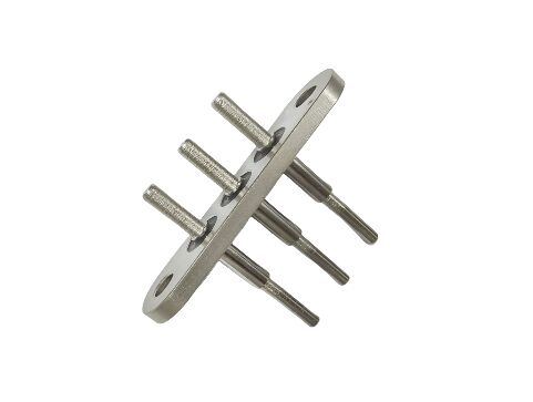 Conector hermético para vehículos eléctricos con resistencia a altas temperaturas y 3 contactos, que garantiza conexiones seguras