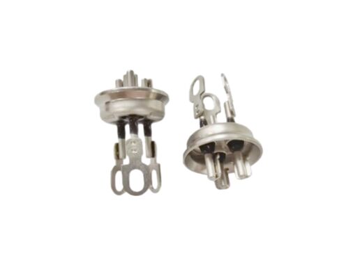 Rango de temperatura del refrigerador: menos 40 grados Celsius a 120 grados Celsius. Terminales del compresor del refrigerador duraderos diseñados para el rendimiento.