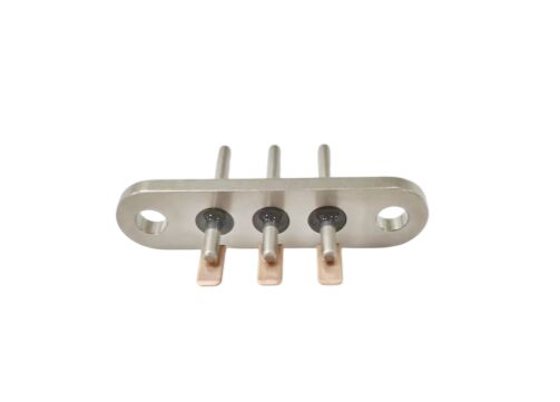 Conector hermético para vehículos eléctricos de 40 °C a 150 °C con cuerpo de material C45 duradero, ideal para conexiones eléctricas y seguras en vehículos eléctricos