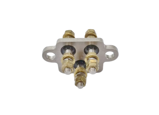 Nut M4 Tabla de conexión de terminales de latón con material de placa C45 que ofrece una resistencia mecánica y un rendimiento eléctrico superiores