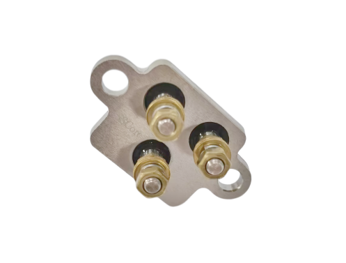 Nut M4 Tabla de conexión de terminales de latón con material de placa C45 que ofrece una resistencia mecánica y un rendimiento eléctrico superiores