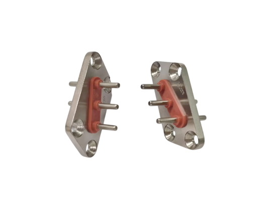 Conector eléctrico hermético para vehículos C45 con material de carcasa, con tensión nominal de hasta 1000V CC, optimizado para la transferencia de energía